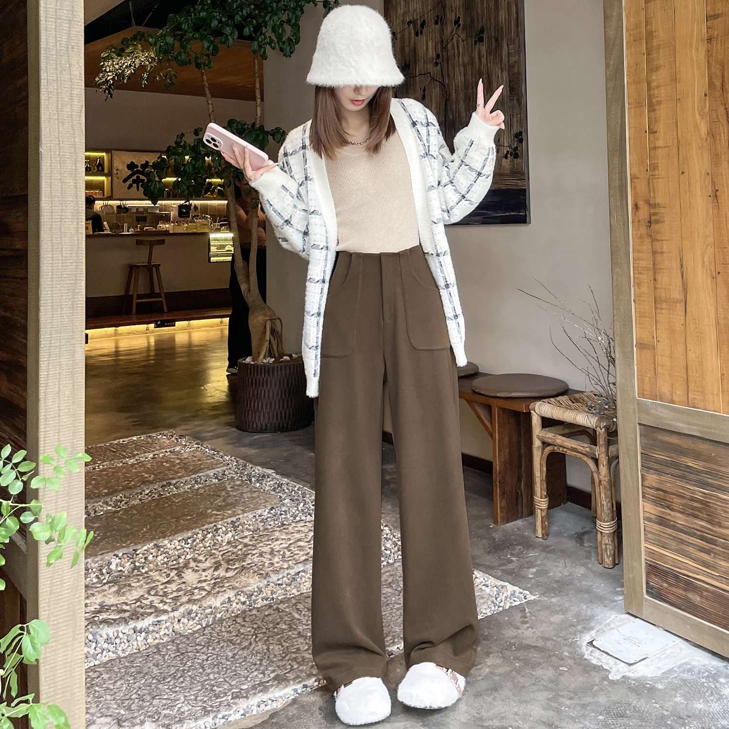 タックワイドパンツ
