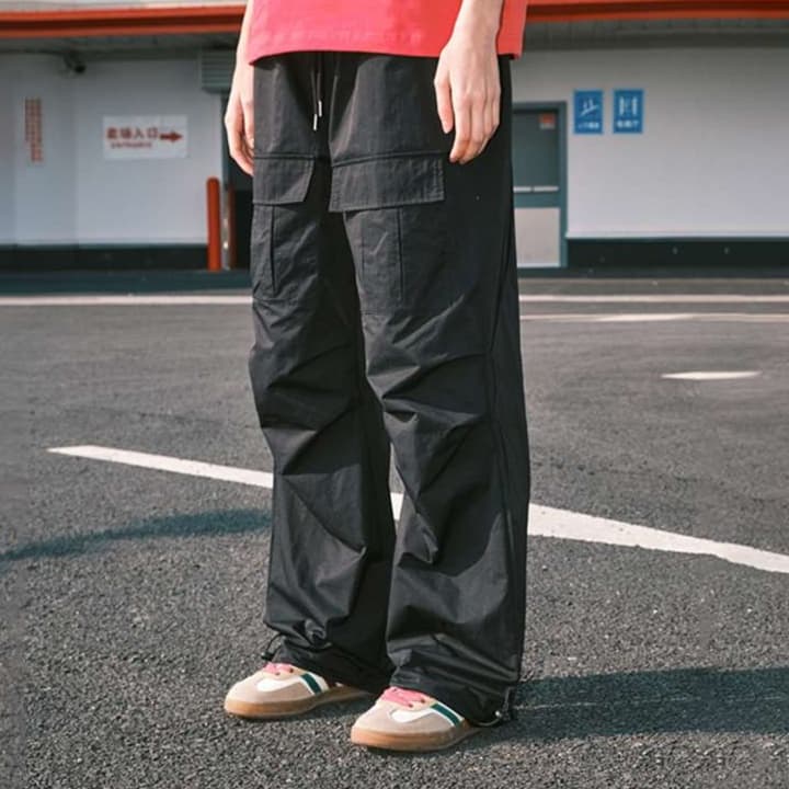 カジュアルルーズカーゴパンツ