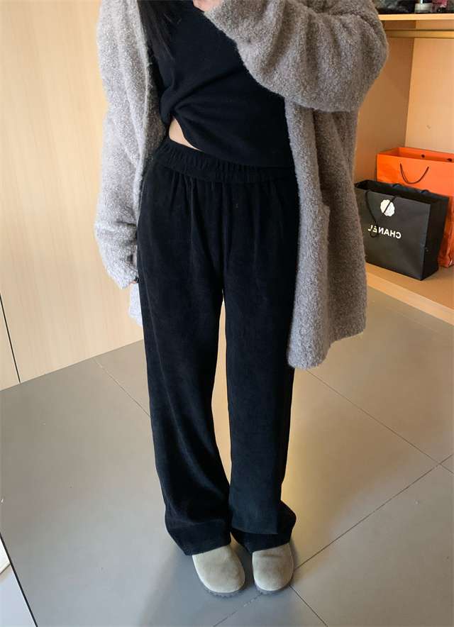ルーズシルエットワイドパンツ