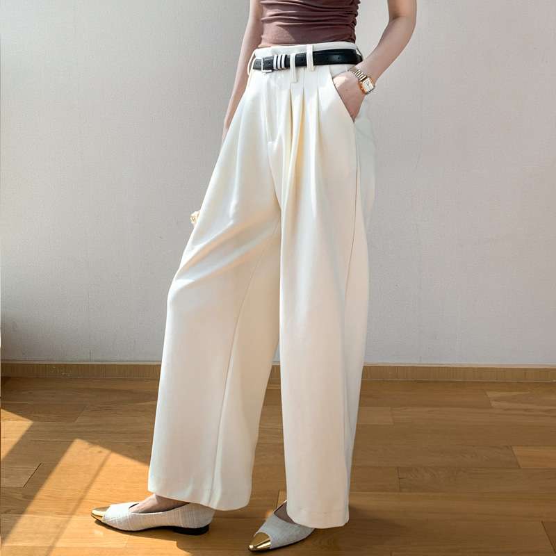美シルエットタックパンツ