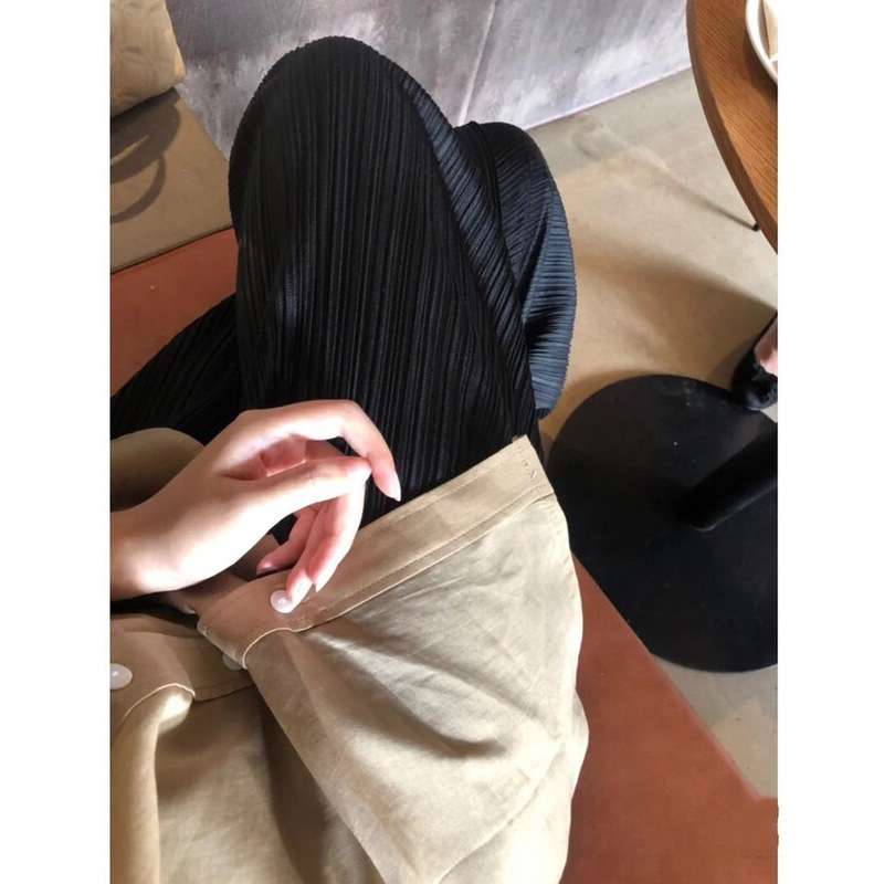 プリーツワイドパンツ