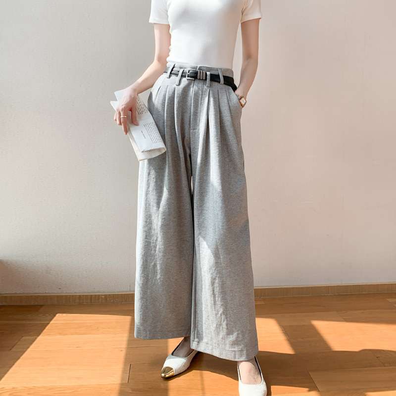 美シルエットタックパンツ