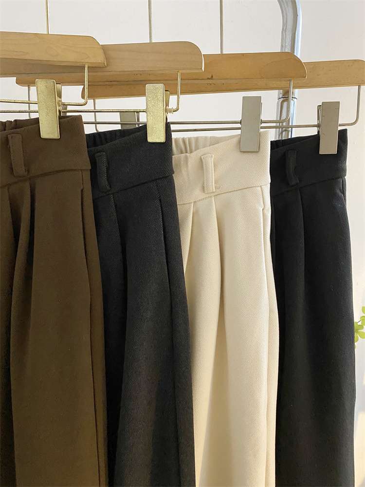 ふんわりワイドタックパンツ