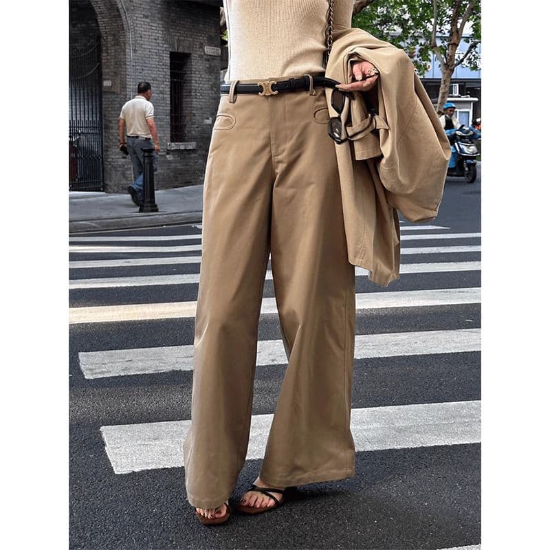 上品なハイウエストワイドパンツ